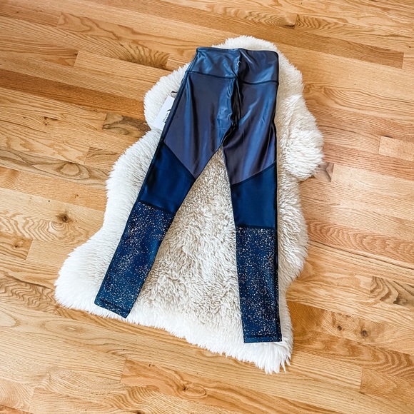 NWT* Zyia Black Reflective Metallic Light n Tight Hi-rise 7/8 24" - Picture 4 of 10